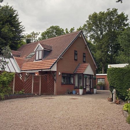 Woodlands Bed And Breakfast Solihull Exterior foto